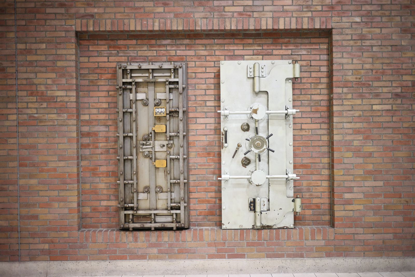 Portes de coffre / armoires fortes — manutention hors normes